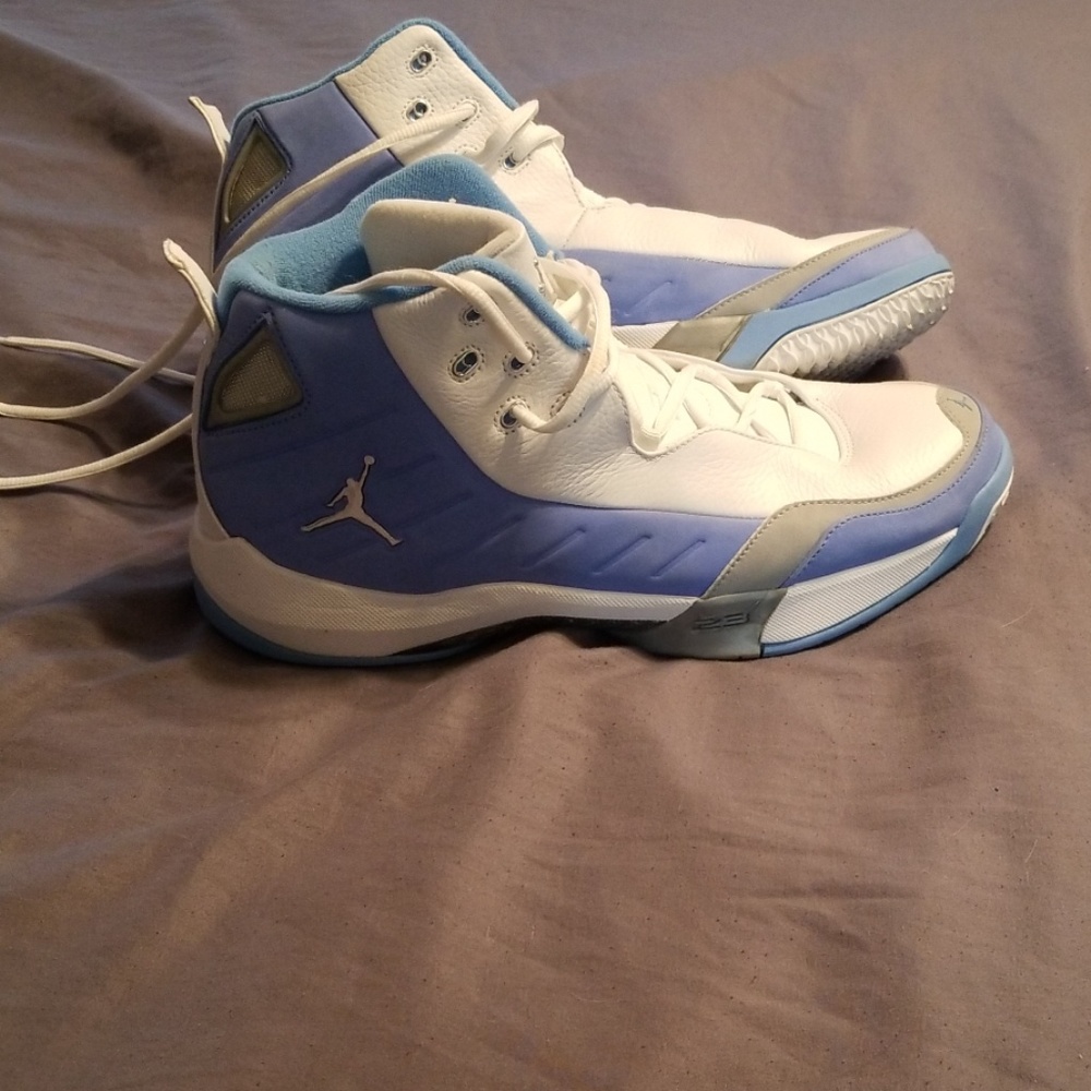 Jordan North Carolina mens size 12 NWOT
